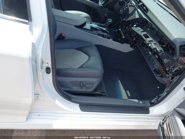 4T1B21HK4JU009269 Toyota Camry Hybrid Xle