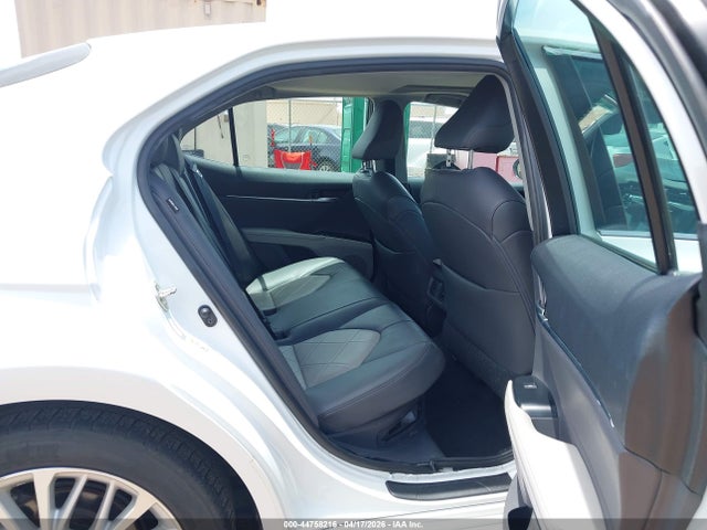 4T1B21HK4JU009269 Toyota Camry Hybrid Xle