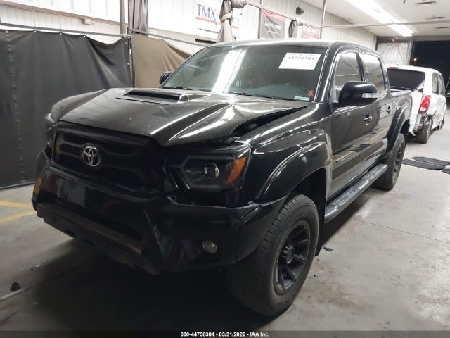 Toyota Tacoma Prerunner V6 2015 5TFJU4GN3FX074739 Image 2