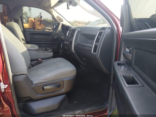 Продаж на аукціоні авто 2018 Ram 1500 Express  4x4 6'4 Box, vin: 1C6RR7FT6JS138677, номер лоту: 44758317