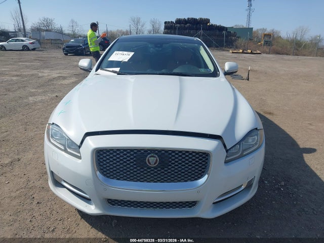 SAJWA2GE1GMV98575 Jaguar XJ