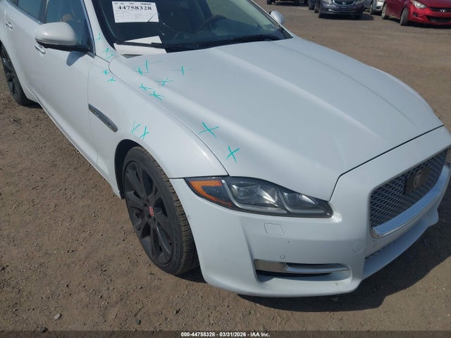 SAJWA2GE1GMV98575 Jaguar XJ
