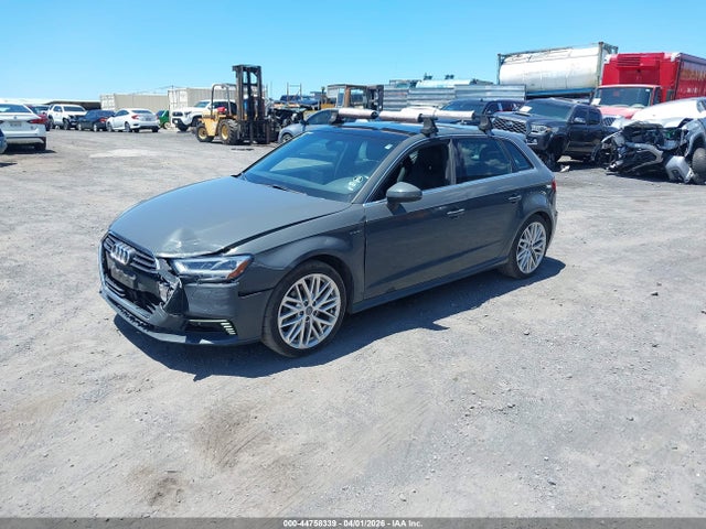Audi A3 E-tron 1.4t Premium/1.4t Tech Premium 2018 WAUTPBFFXJA155003 Image 2