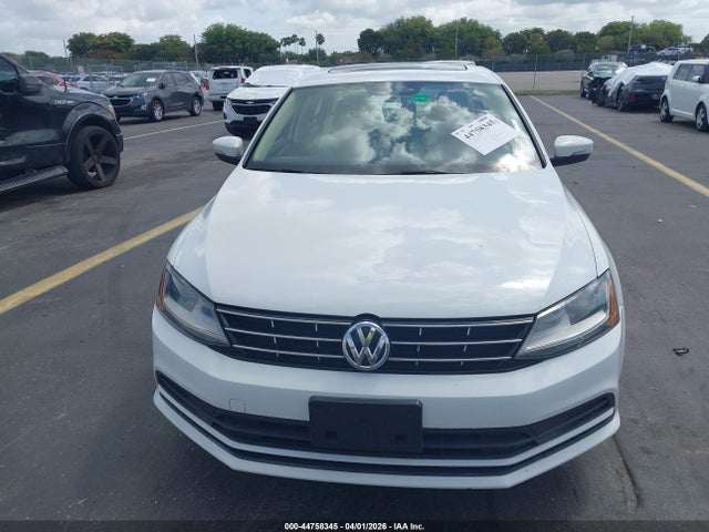 44758345 :رقم المزاد ، 3VWDB7AJ6JM252410 vin ، 2018 Volkswagen Jetta 1.4t Se/1.4t Wolfsburg Edition مزاد بيع