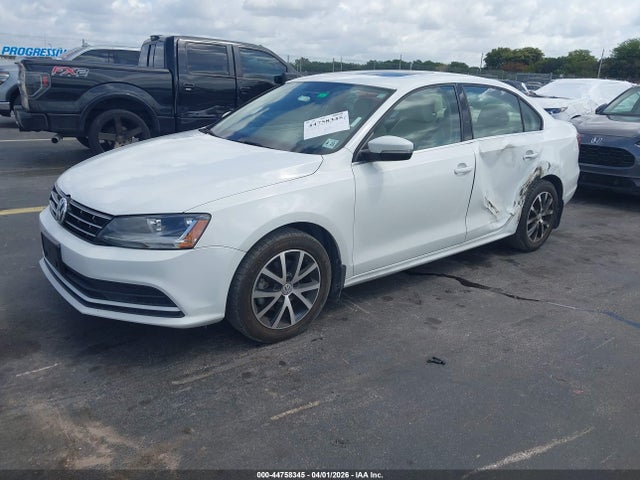 44758345 :رقم المزاد ، 3VWDB7AJ6JM252410 vin ، 2018 Volkswagen Jetta 1.4t Se/1.4t Wolfsburg Edition مزاد بيع