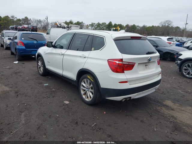 2011 BMW X3 5UXWX5C5XBL706905 Photo 2