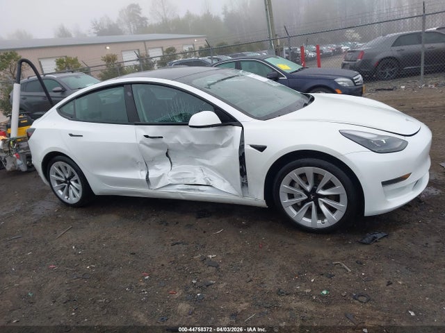 Продаж на аукціоні авто 2022 Tesla Model 3 Rear-wheel Drive, vin: 5YJ3E1EA2NF165790, номер лоту: 44758372