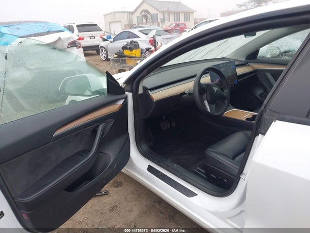 Продаж на аукціоні авто 2022 Tesla Model 3 Rear-wheel Drive, vin: 5YJ3E1EA2NF165790, номер лоту: 44758372