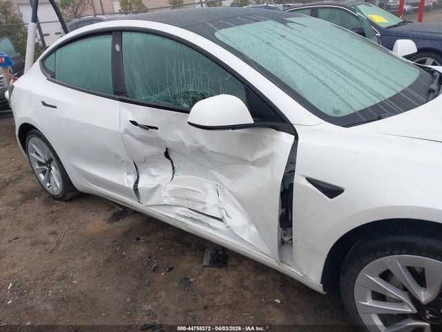 Продаж на аукціоні авто 2022 Tesla Model 3 Rear-wheel Drive, vin: 5YJ3E1EA2NF165790, номер лоту: 44758372