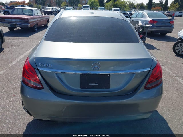 55SWF4JB2FU065165 Mercedes-Benz C 300 Luxury/sport
