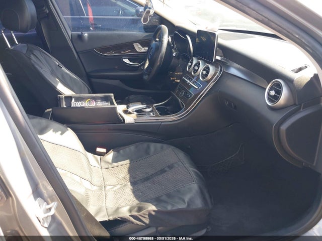 55SWF4JB2FU065165 Mercedes-Benz C 300 Luxury/sport