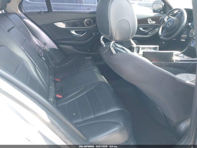 55SWF4JB2FU065165 Mercedes-Benz C 300 Luxury/sport