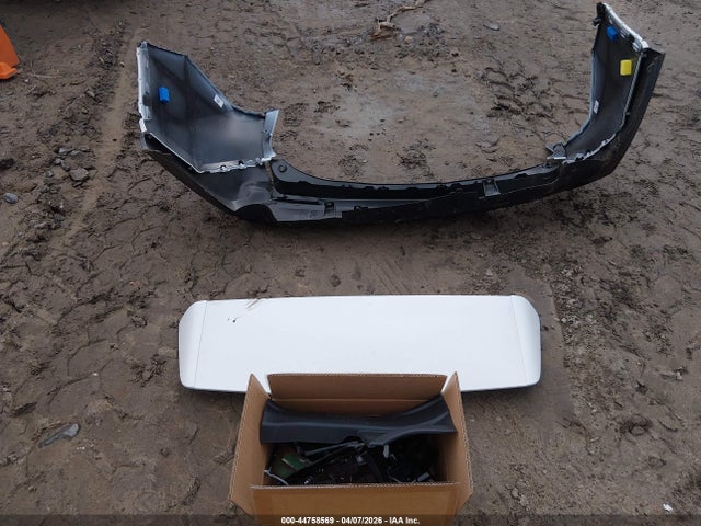 2025 Toyota Rav4 Xle Premium მანქანა იყიდება აუქციონზე, vin: 2T3A1RFV7SW557446, აუქციონის ნომერი: 44758569