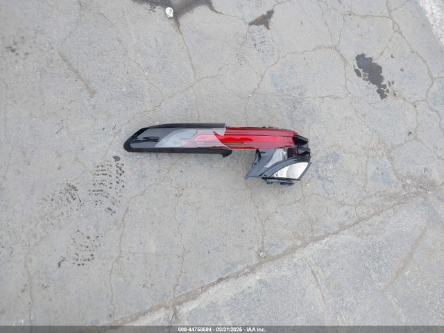 5TDYRKEC3TS299721 Toyota SIENNA XLE