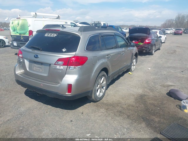 Продажа на аукционе авто 2014 Subaru Outback 2.5i Premium, vin: 4S4BRBCC5E3247547, номер лота: 44758612