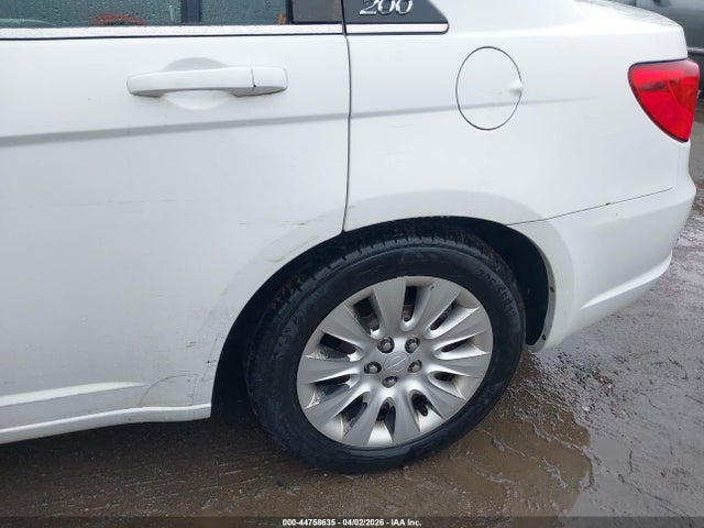 Продаж на аукціоні авто 2014 Chrysler 200 Lx, vin: 1C3CCBAB5EN123372, номер лоту: 44758635