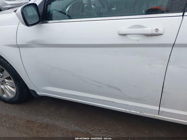 Продаж на аукціоні авто 2014 Chrysler 200 Lx, vin: 1C3CCBAB5EN123372, номер лоту: 44758635