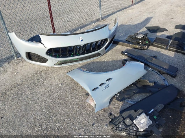 44758659 :رقم المزاد ، ZN6PMDAA6R7457531 vin ، 2024 Maserati Grecale Gt مزاد بيع