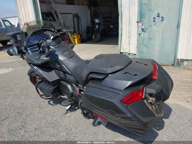 2025 HONDA GL1800 JH2SC791XSK700174 Photo 2