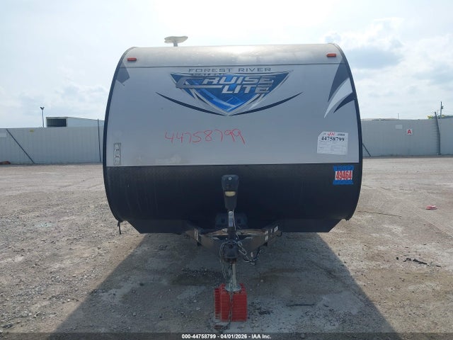 44758799 :رقم المزاد ، 4X4TSM722J7415247 vin ، 2018 Forest River Cruise Lite مزاد بيع