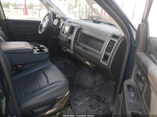 1C6RR7KG4KS645359 RAM 1500 Classic Tradesman 4x4 5&#039;7 Box