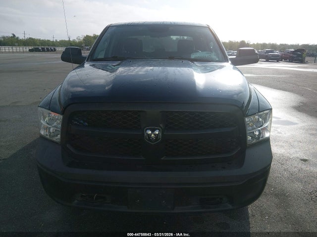 1C6RR7KG4KS645359 RAM 1500 Classic Tradesman 4x4 5&#039;7 Box