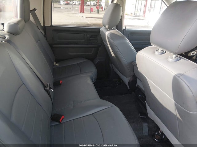 1C6RR7KG4KS645359 RAM 1500 Classic Tradesman 4x4 5&#039;7 Box