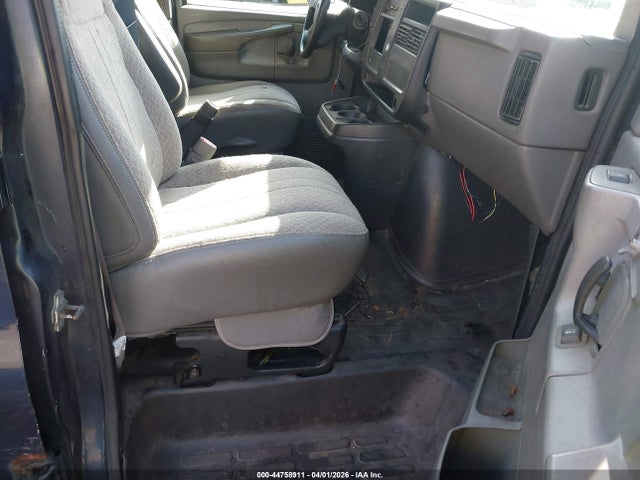 44758911 :رقم المزاد ، 1GTHG35U161107783 vin ، 2006 Gmc Savana Work Van مزاد بيع
