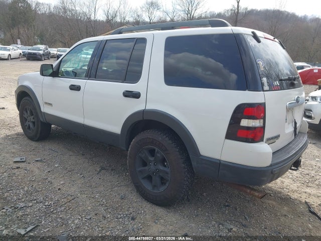 2006 FORD EXPLORER 1FMEU738X6ZA09230 Photo 2