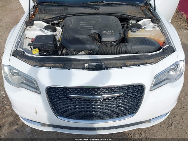 2015 CHRYSLER 300 2C3CCAAG6FH786627 Photo 9