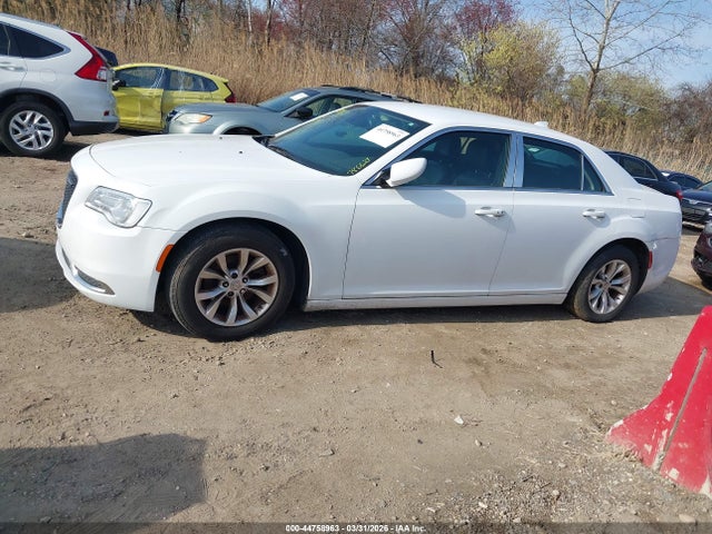 44758963 :رقم المزاد ، 2C3CCAAG6FH786627 vin ، 2015 Chrysler 300 Limited مزاد بيع