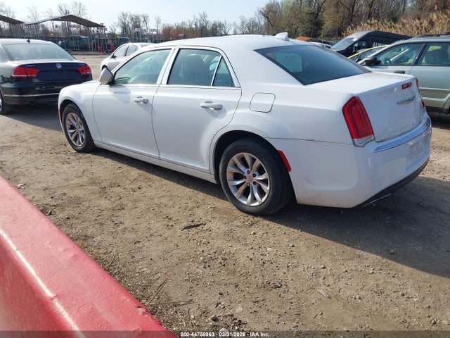 2015 CHRYSLER 300 2C3CCAAG6FH786627 Photo 2