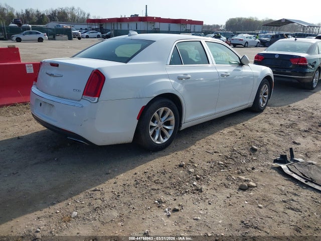 2015 CHRYSLER 300 2C3CCAAG6FH786627 Photo 3