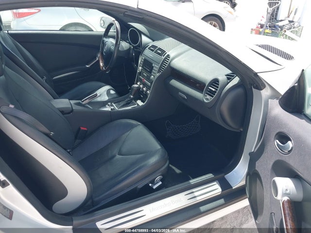 2005 Mercedes-benz Slk 350 მანქანა იყიდება აუქციონზე, vin: WDBWK56FX5F050209, აუქციონის ნომერი: 44758993