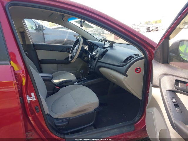 2010 KIA FORTE KNAFU4A26A5063904 Photo 4