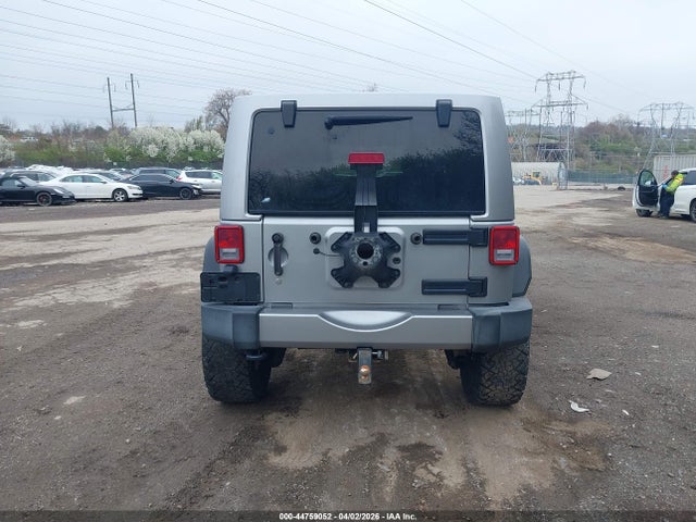 1C4HJWEG5HL526627 Jeep Wrangler Unlimited Sahara 4x4