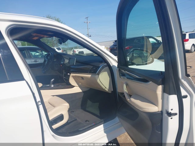 Продажа на аукционе авто 2017 Bmw X5 Xdrive35i, vin: 5UXKR0C31H0V71883, номер лота: 44759106