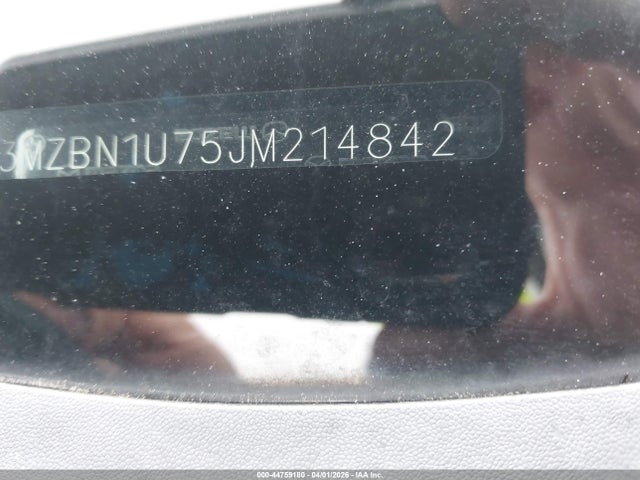 44759180 :رقم المزاد ، 3MZBN1U75JM214842 vin ، 2018 Mazda Mazda3 Sport مزاد بيع
