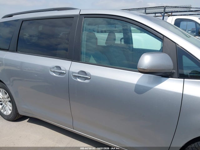 5TDYK3DCXGS706371 Toyota Sienna Xle 8 Passenger