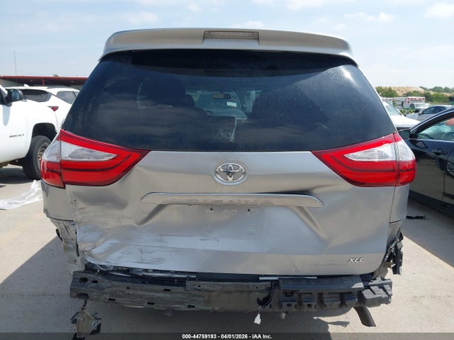5TDYK3DCXGS706371 Toyota Sienna Xle 8 Passenger