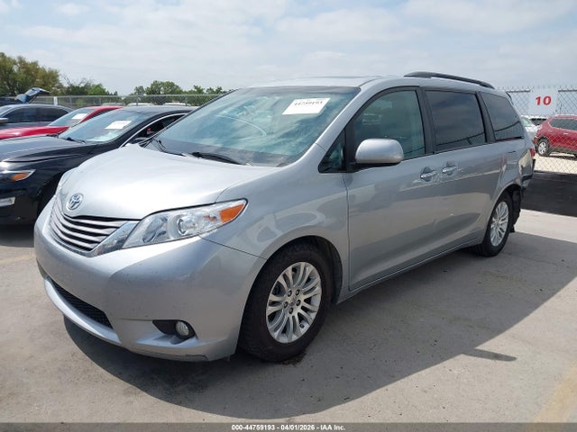 5TDYK3DCXGS706371 Toyota Sienna Xle 8 Passenger