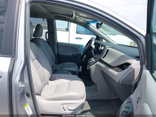 5TDYK3DCXGS706371 Toyota Sienna Xle 8 Passenger