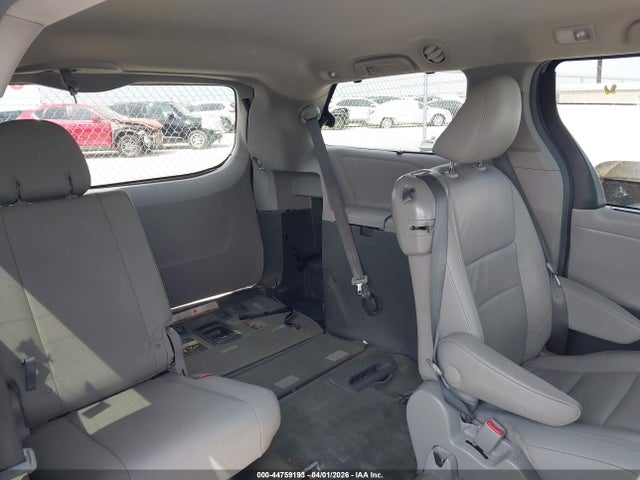 5TDYK3DCXGS706371 Toyota Sienna Xle 8 Passenger