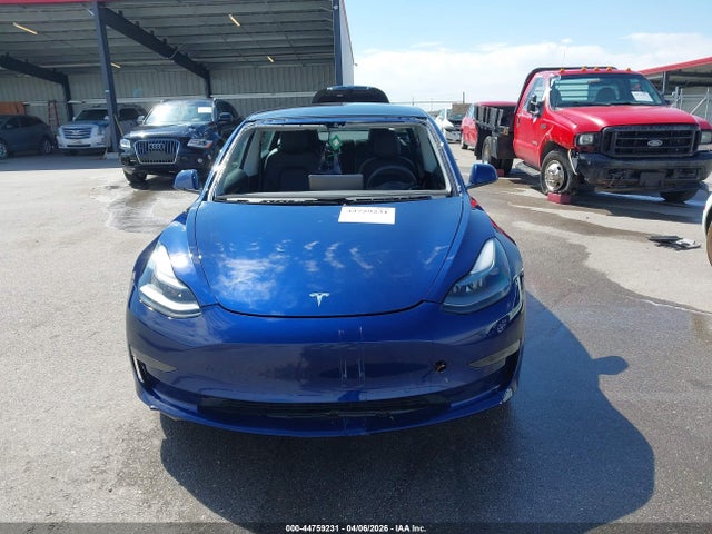 2022 Tesla Model 3 Rear-wheel Drive მანქანა იყიდება აუქციონზე, vin: 5YJ3E1EA0NF326900, აუქციონის ნომერი: 44759231