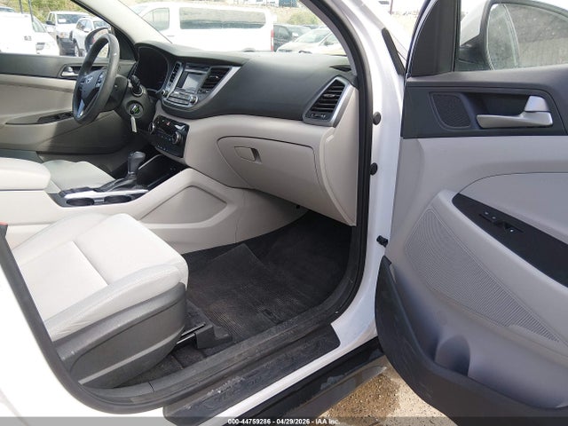 KM8J23A45JU651440 Hyundai TUCSON SE