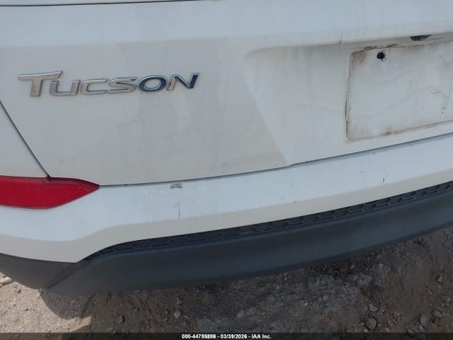 KM8J23A45JU651440 Hyundai TUCSON SE
