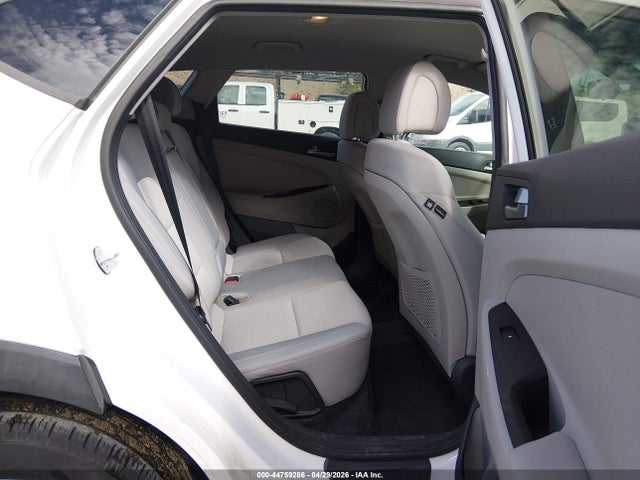 KM8J23A45JU651440 Hyundai TUCSON SE