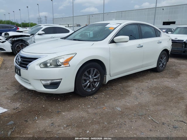 Nissan Altima 2.5 S 2015 1N4AL3AP3FC499639 Image 2