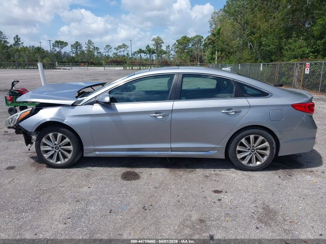2017 Hyundai Sonata Sport მანქანა იყიდება აუქციონზე, vin: 5NPE34AF3HH567681, აუქციონის ნომერი: 44759460