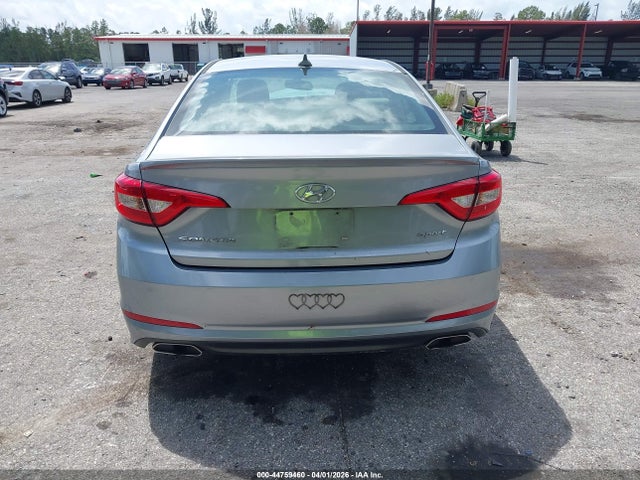 2017 Hyundai Sonata Sport მანქანა იყიდება აუქციონზე, vin: 5NPE34AF3HH567681, აუქციონის ნომერი: 44759460